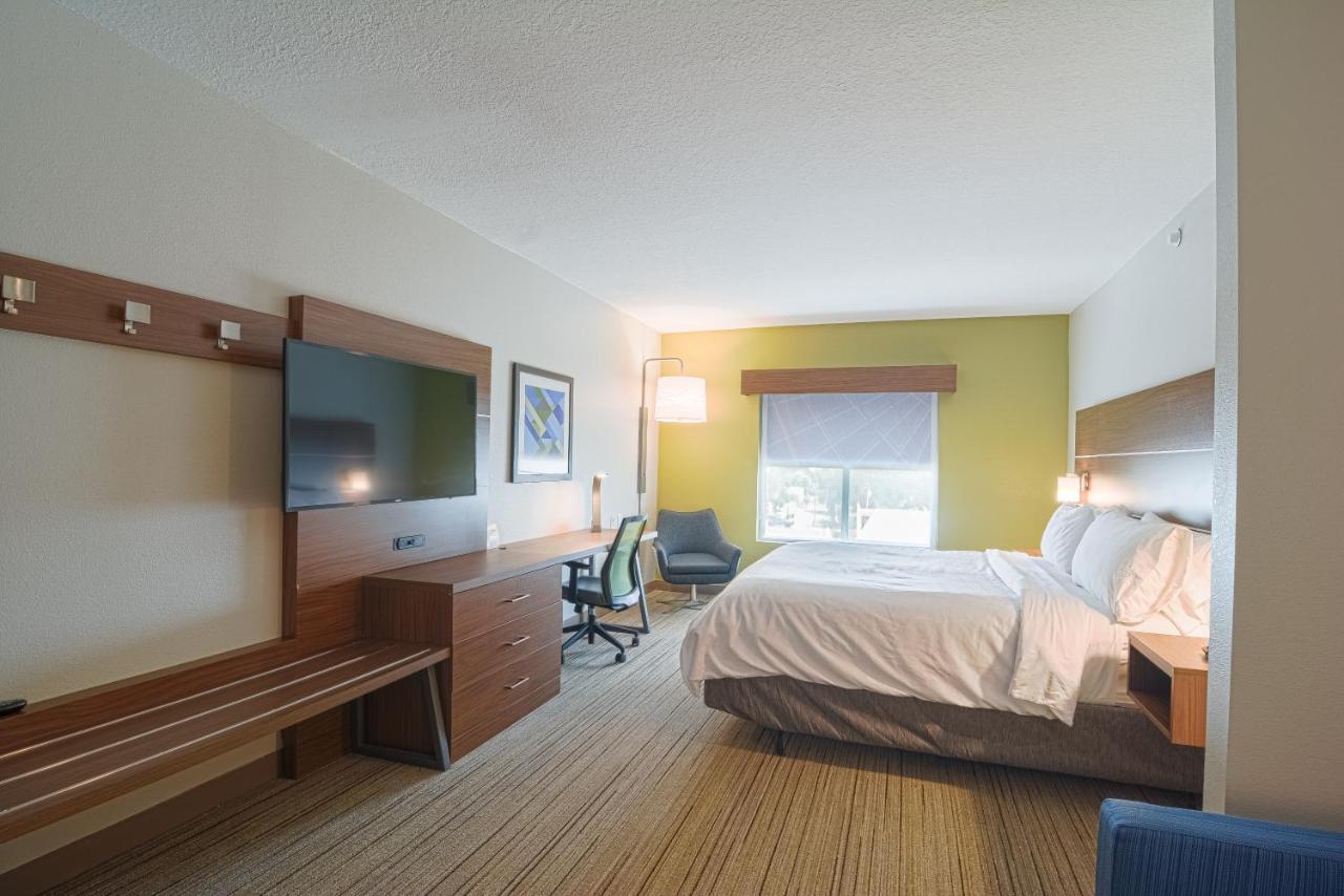 Holiday Inn Express Hotel & Suites Tampa-Usf-Busch Gardens, An Ihg Hotel Eksteriør billede